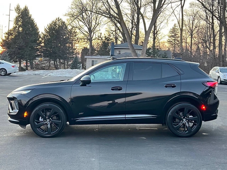 2025 Buick Envision - Image 16 of 21