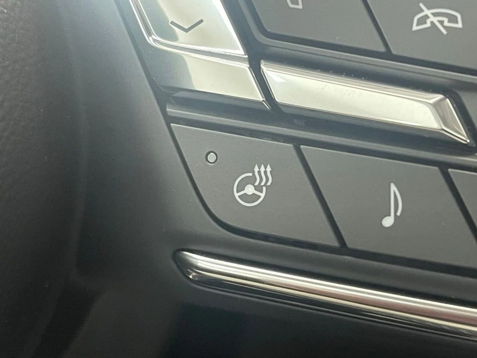 2025 Buick Envision - Image 6 of 12