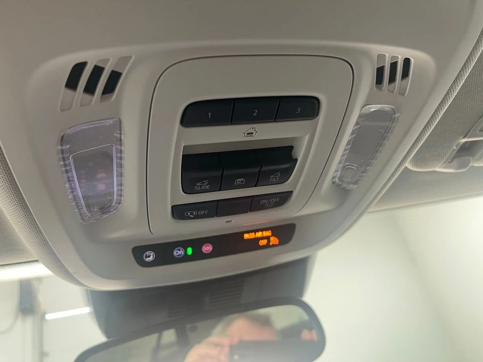 2025 Buick Envision - Image 10 of 12