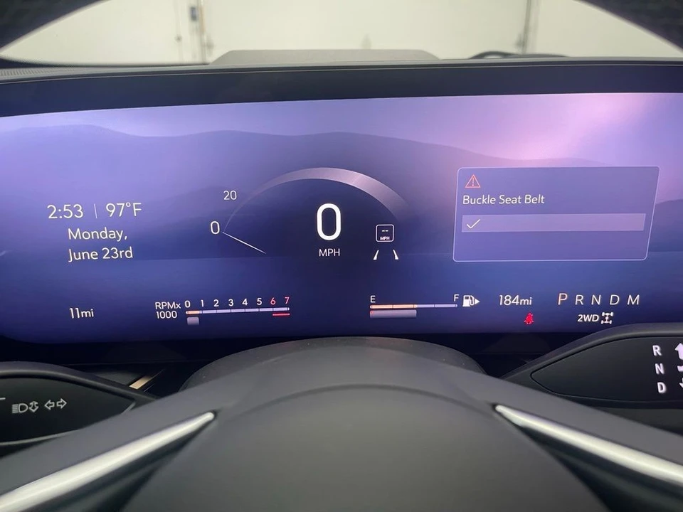 2025 Buick Envision - Image 3 of 12