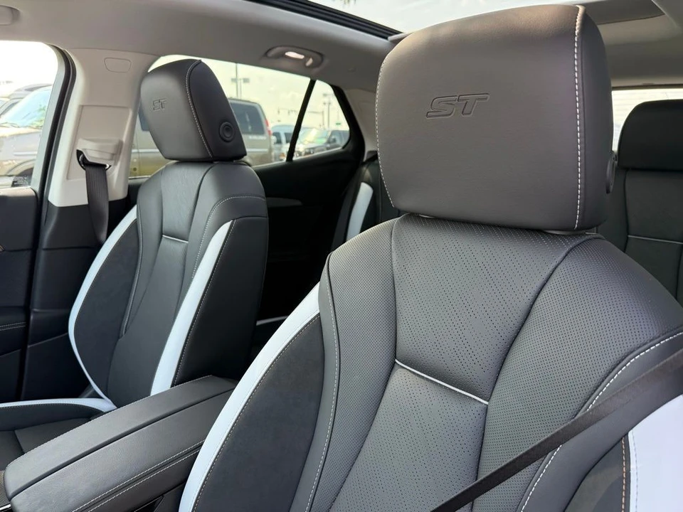2025 Buick Envision - Image 19 of 21