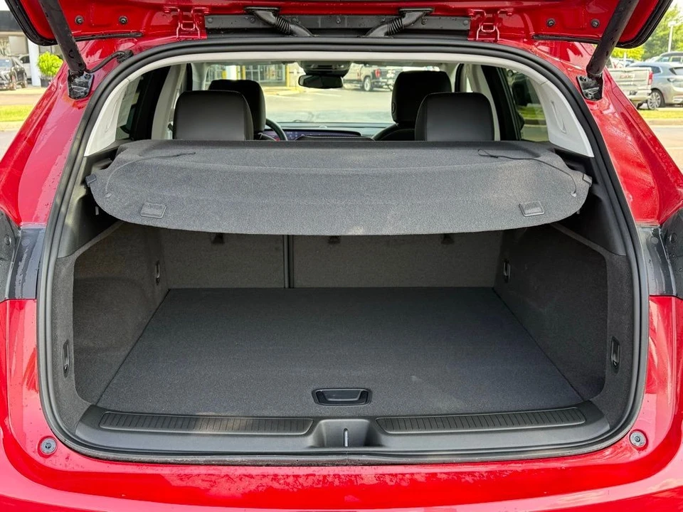 2025 Buick Envision - Image 11 of 12