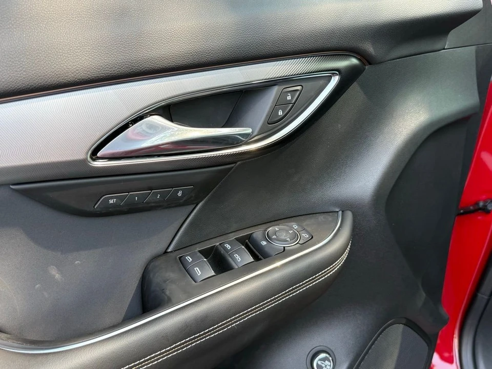 2025 Buick Envision - Image 17 of 21