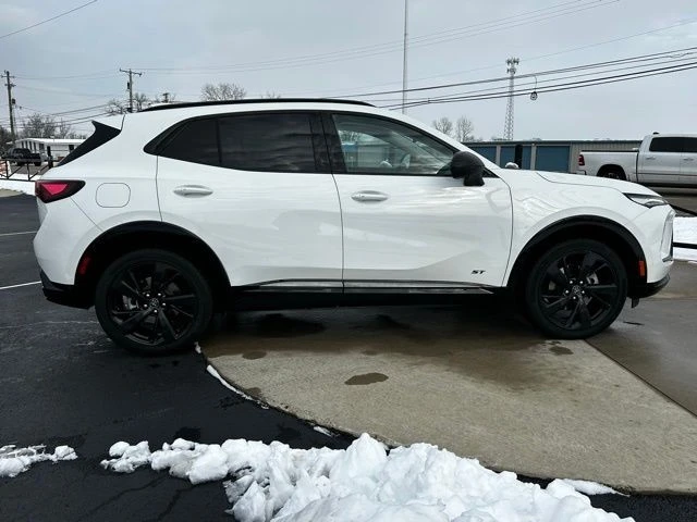 2025 Buick Envision - Image 9 of 12