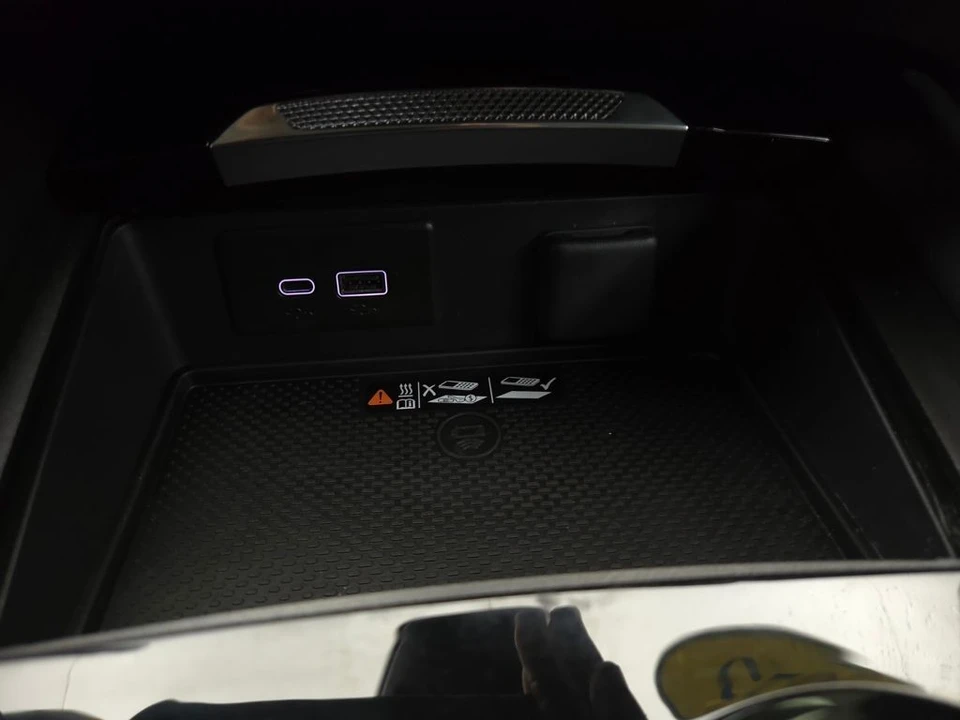 2025 Buick Envision - Image 8 of 12