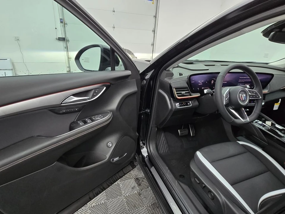 2025 Buick Envision - Image 20 of 21
