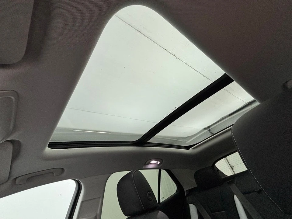 2025 Buick Envision - Image 9 of 12