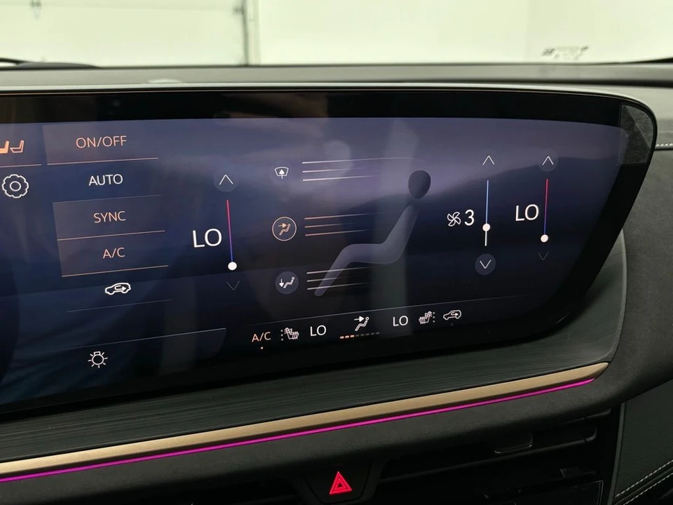 2025 Buick Envision - Image 3 of 12