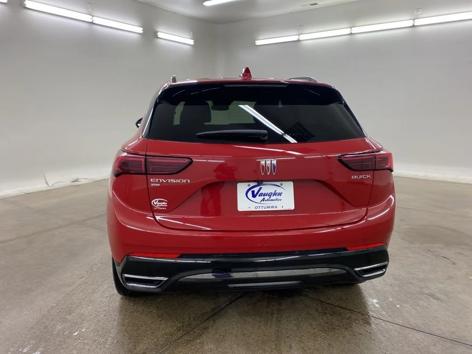 2025 Buick Envision - Image 9 of 12