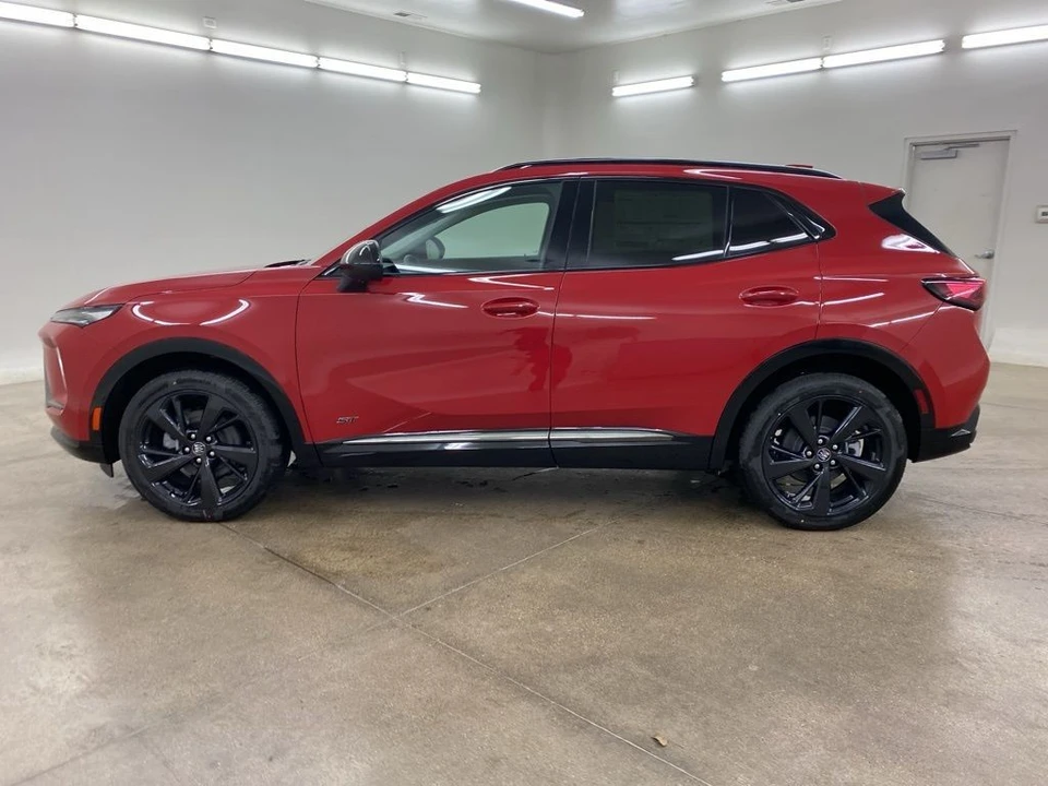 2025 Buick Envision - Image 6 of 12