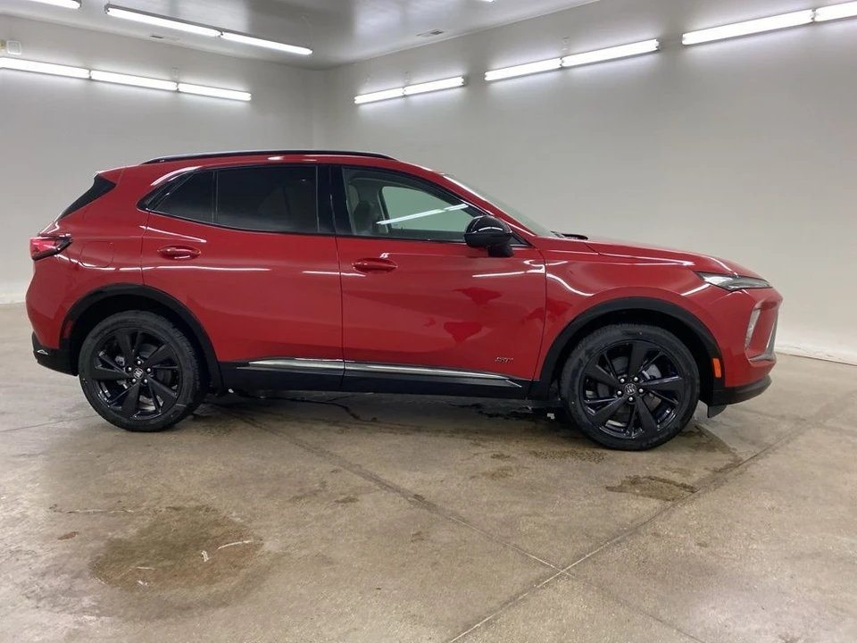 2025 Buick Envision - Image 12 of 12