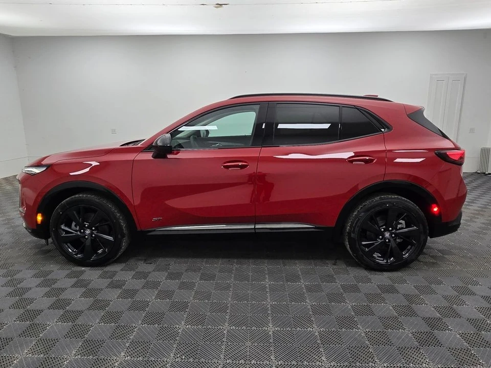 2025 Buick Envision - Image 17 of 21