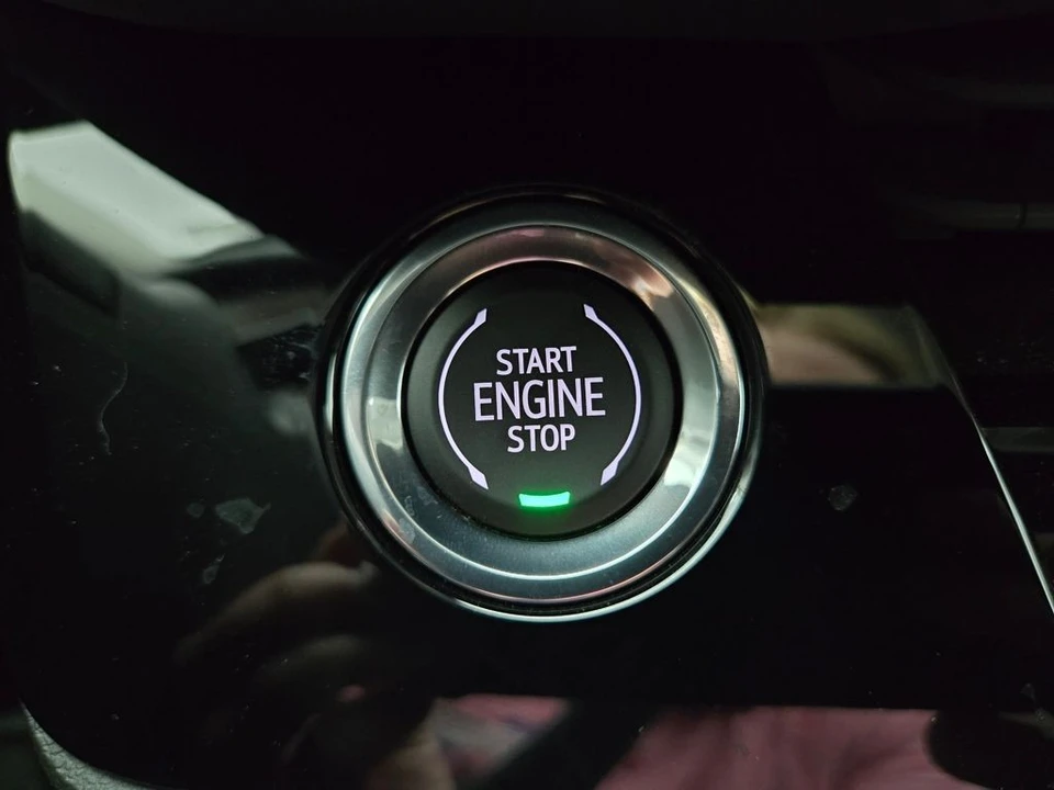 2025 Buick Envision - Image 7 of 21