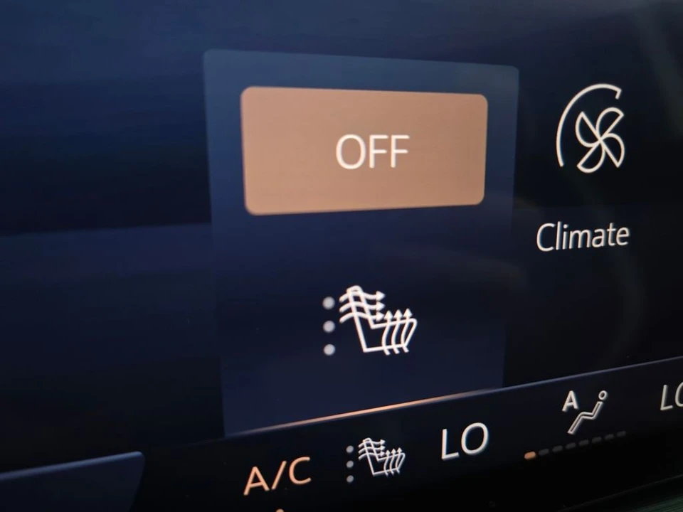 2025 Buick Envision - Image 6 of 21