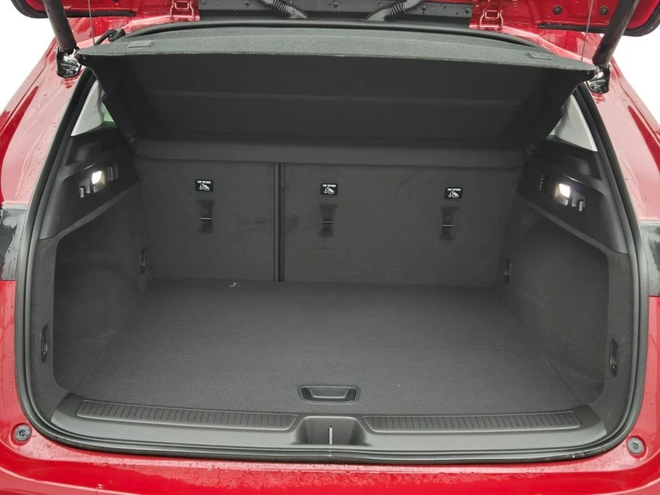 2025 Buick Envision - Image 14 of 21