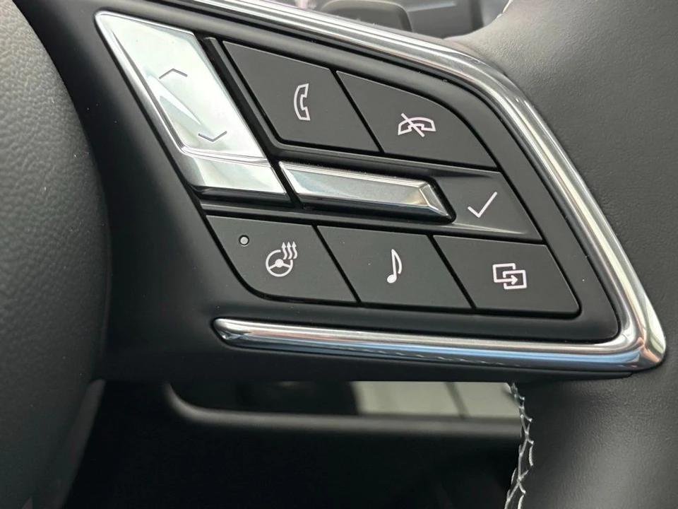 2025 Buick Envision - Image 9 of 12