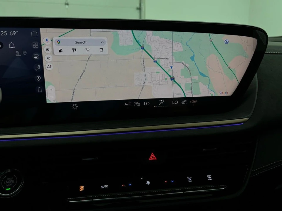 2025 Buick Envision - Image 3 of 12