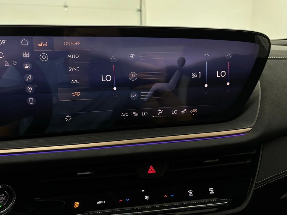 2025 Buick Envision - Image 5 of 12