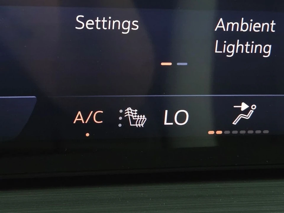 2025 Buick Envision - Image 6 of 12