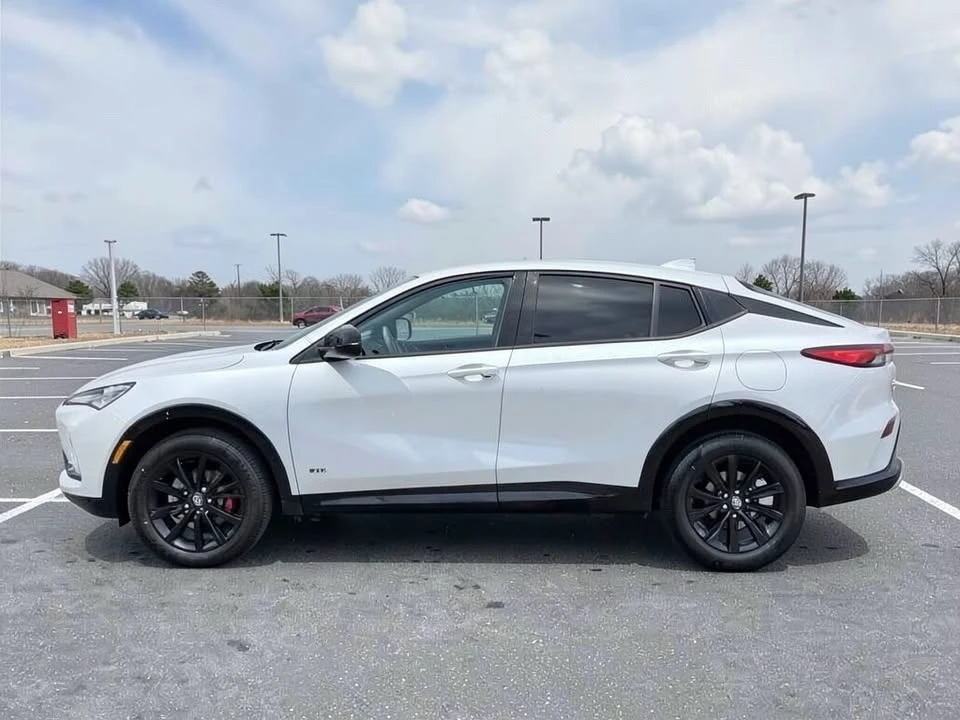 2025 Buick Envision - Image 2 of 12