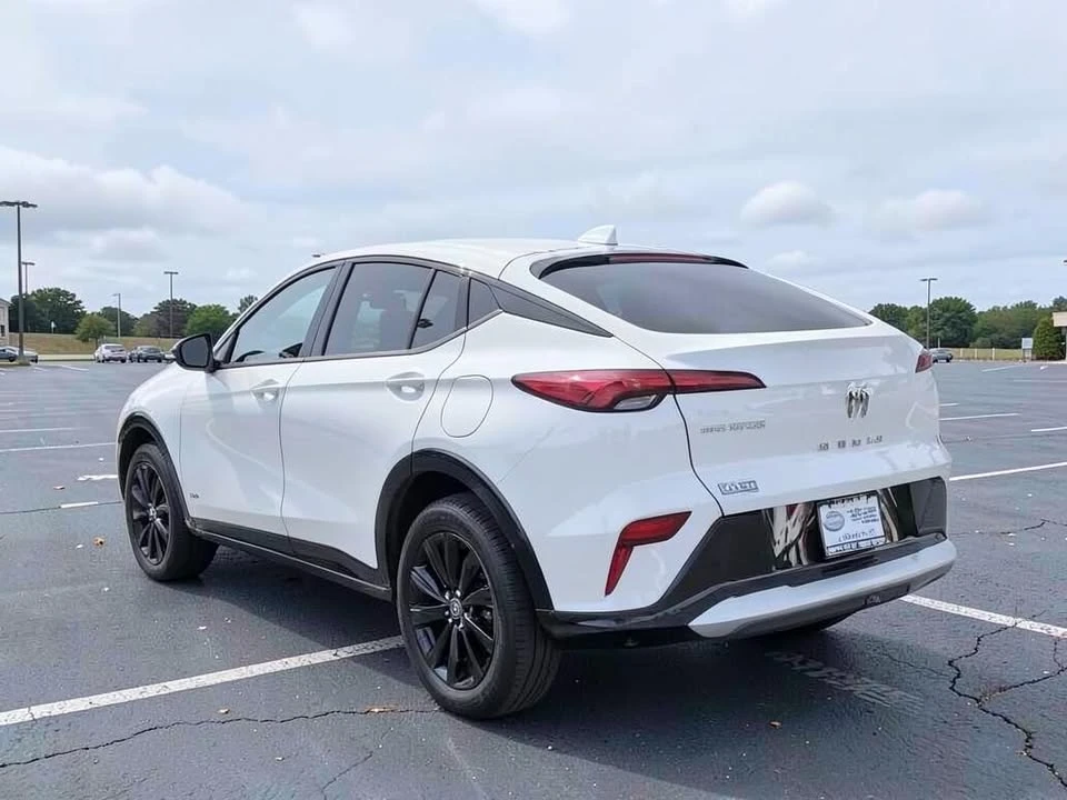 2025 Buick Envision - Image 3 of 12
