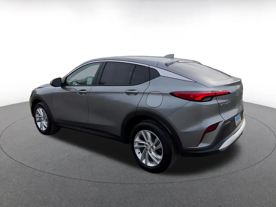 2025 Buick Envision - Image 12 of 31
