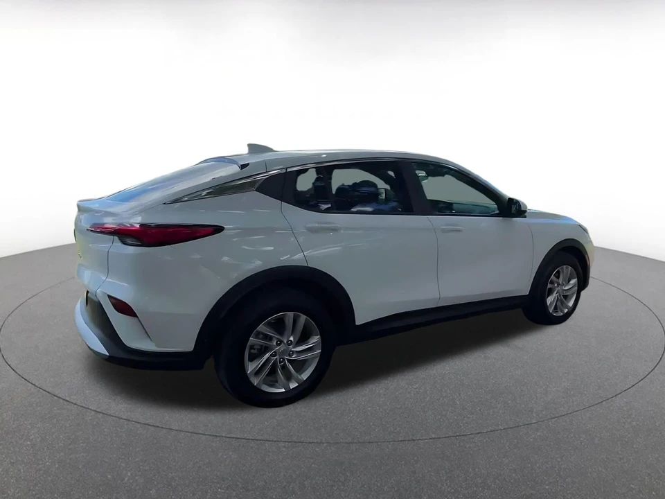 2025 Buick Envision - Image 16 of 31