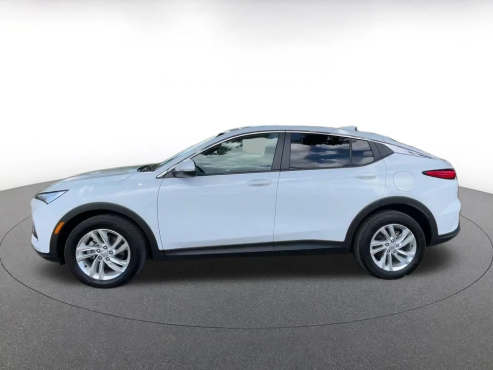 2025 Buick Envision - Image 9 of 31
