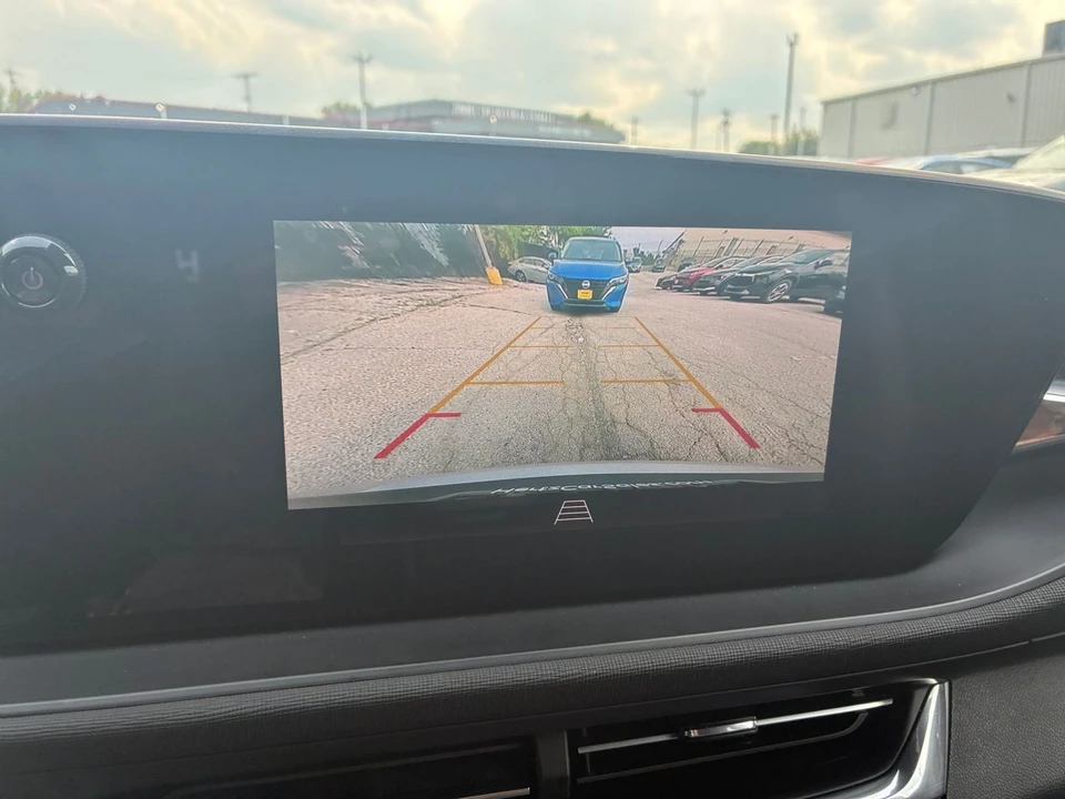 2025 Buick Envision - Image 21 of 31