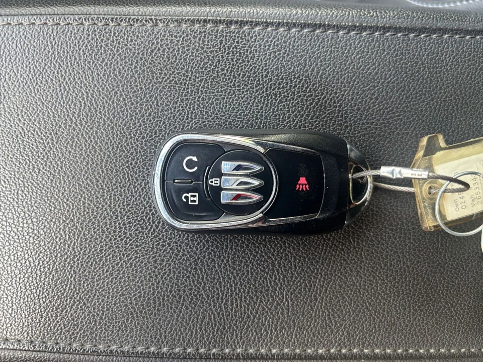 2025 Buick Envision - Image 24 of 31