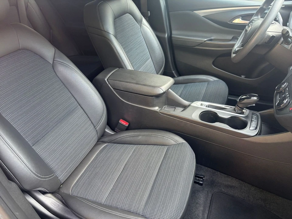 2025 Buick Envision - Image 27 of 31