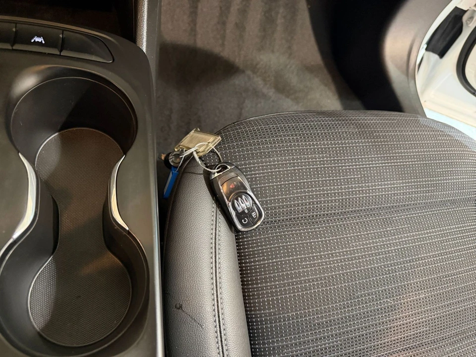 2025 Buick - Image 22 of 31