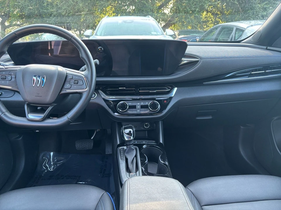 2025 Buick - Image 18 of 31