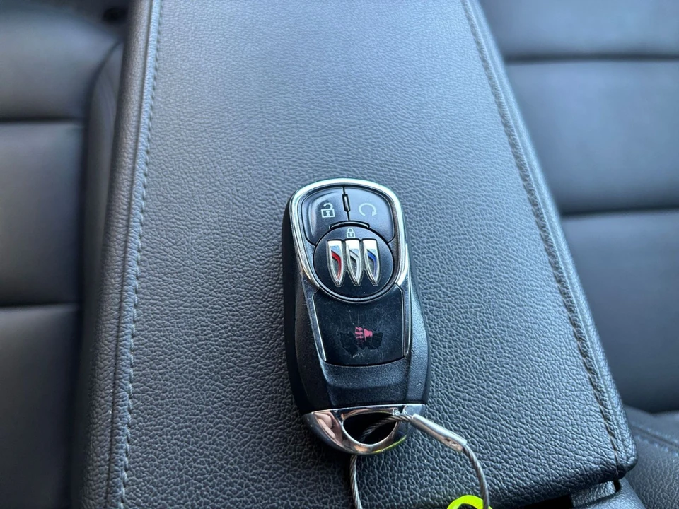 2025 Buick - Image 22 of 31