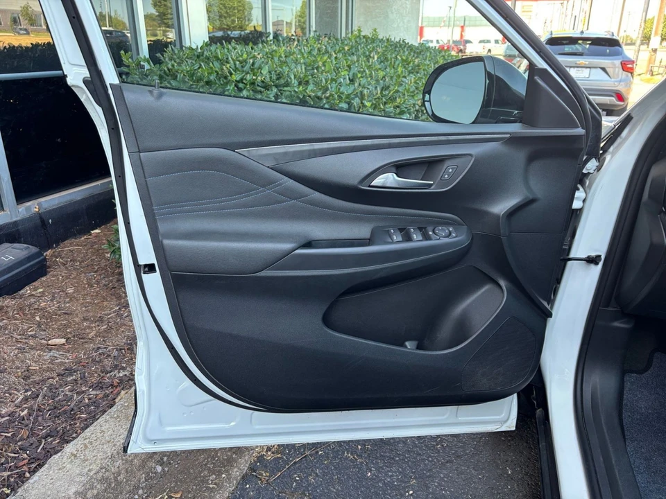2025 Buick - Image 20 of 31