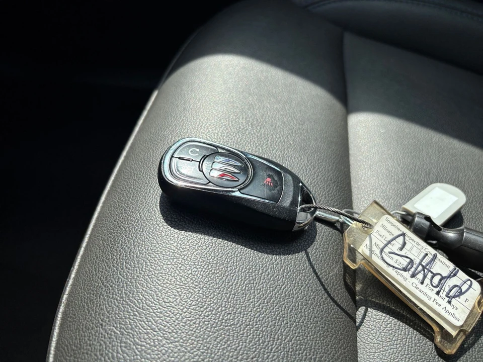 2025 Buick Envision - Image 22 of 31