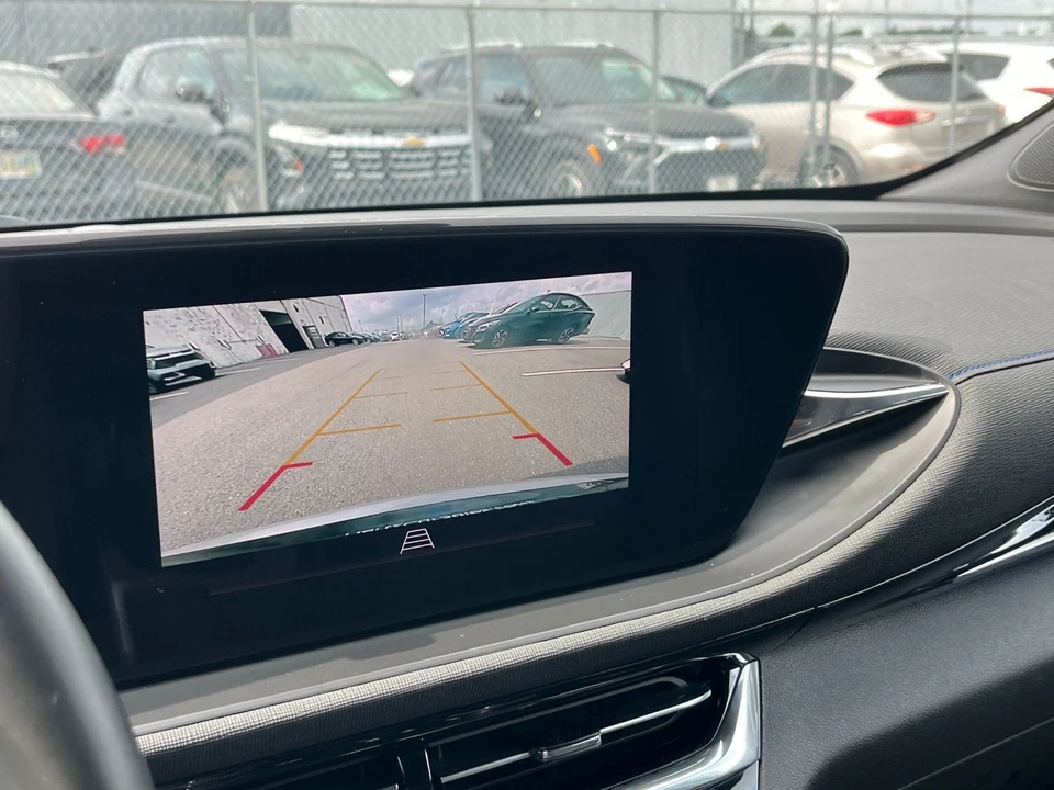 2025 Buick Envision - Image 24 of 31