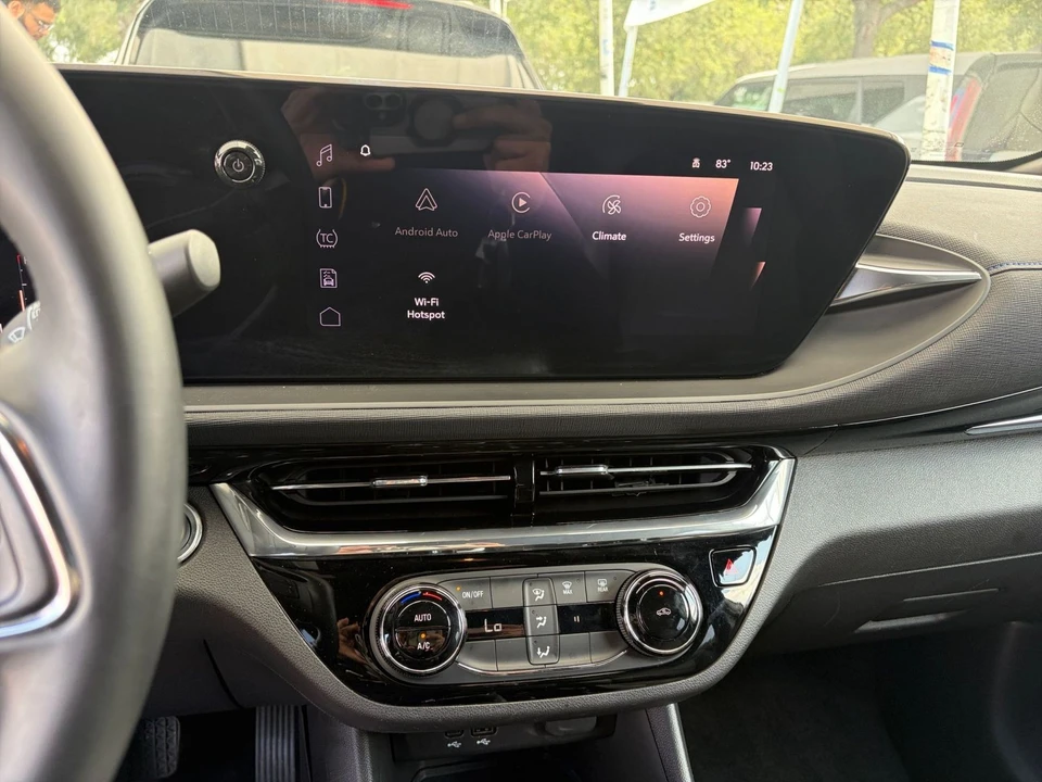 2025 Buick Envision - Image 23 of 31