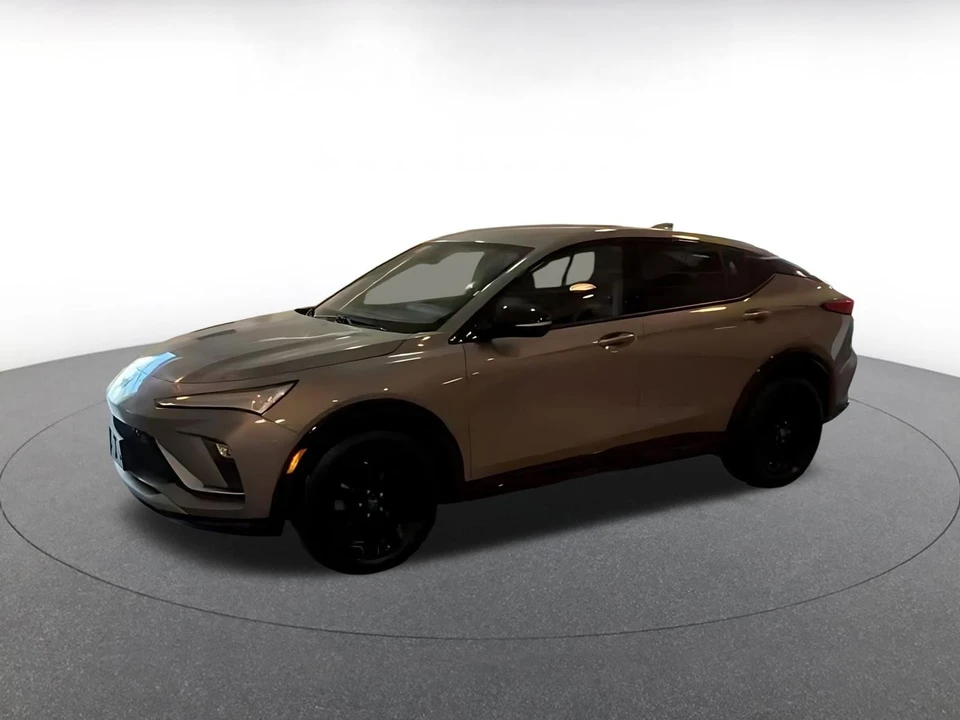 2025 Buick Envision - Image 9 of 31