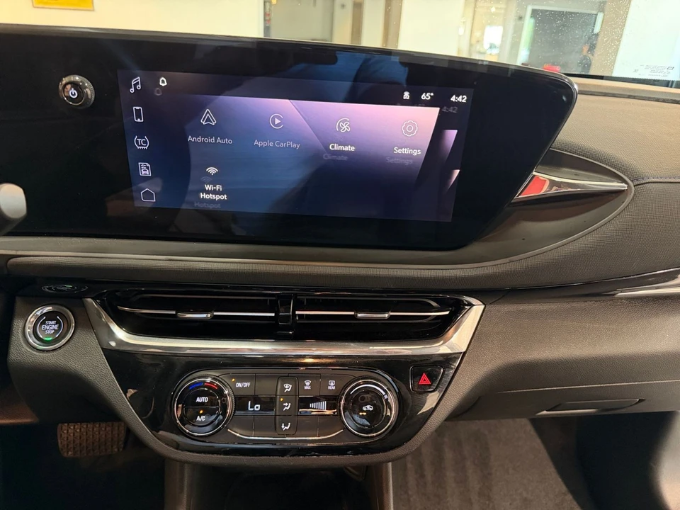 2025 Buick Envision - Image 19 of 31