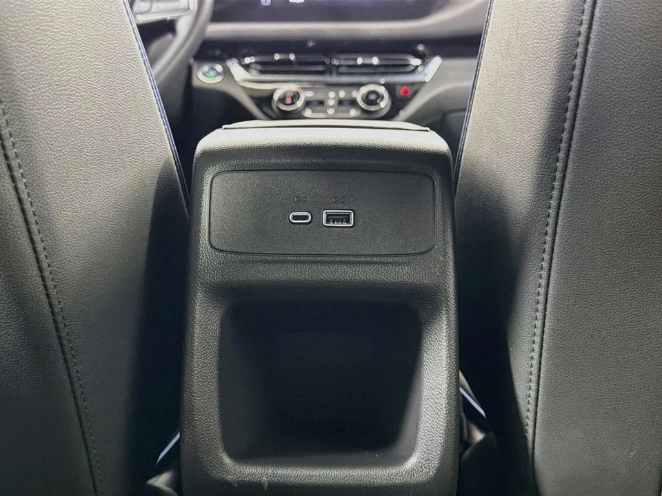 2025 Buick Envision - Image 24 of 31