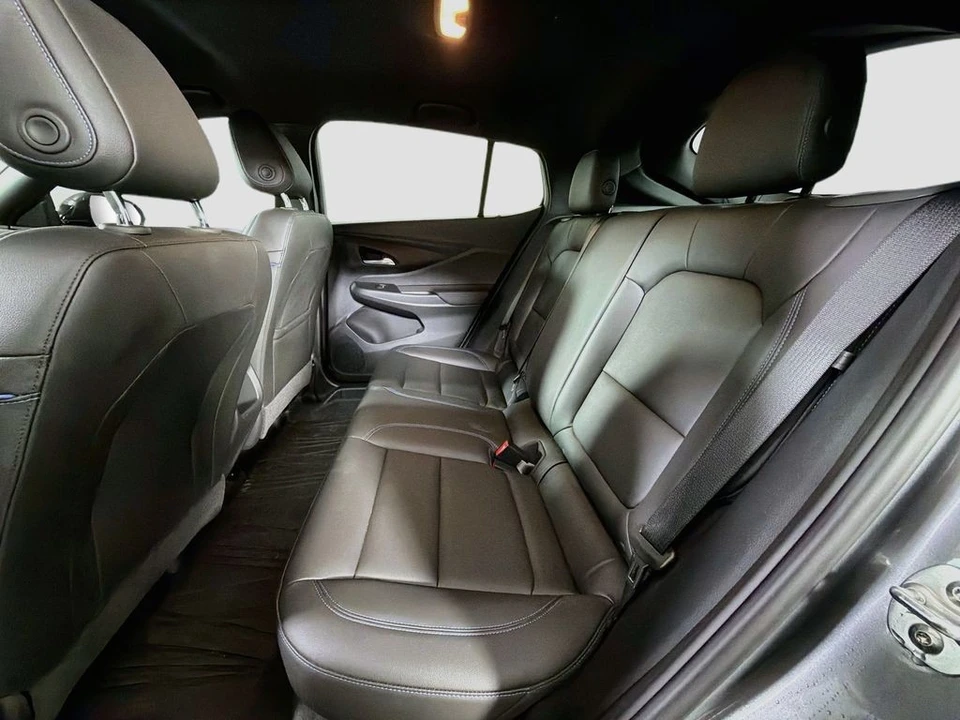 2025 Buick Envision - Image 21 of 31