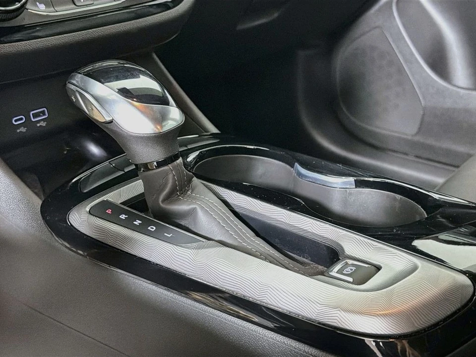2025 Buick Envision - Image 18 of 31