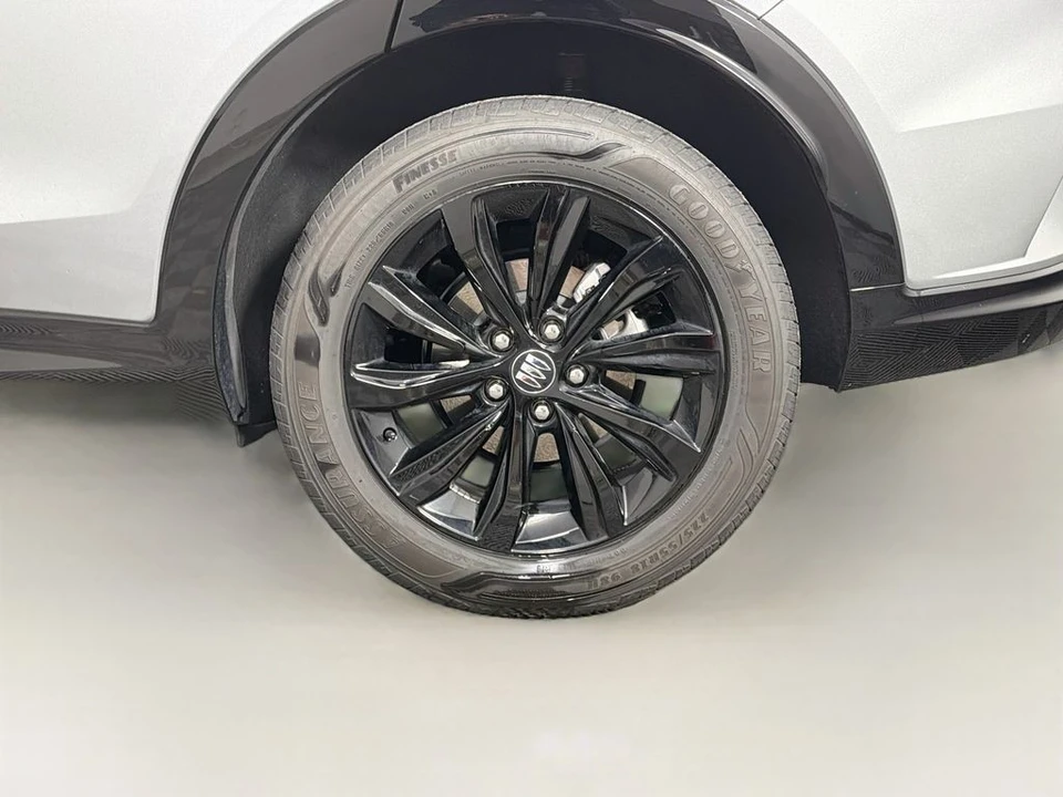 2025 Buick Envision - Image 30 of 31
