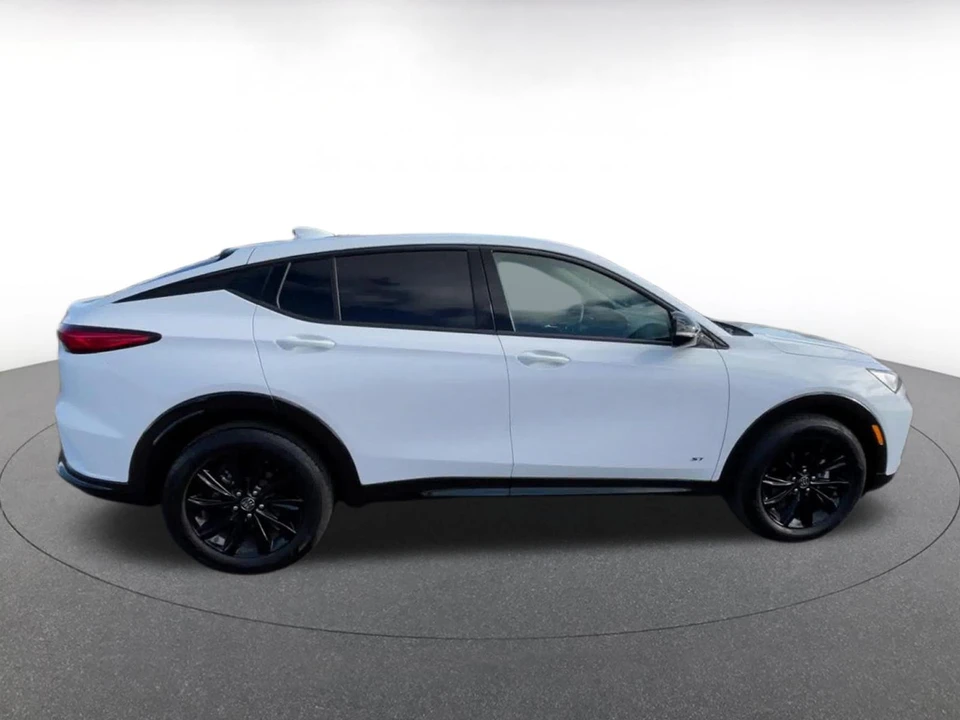 2025 Buick Envision - Image 17 of 31