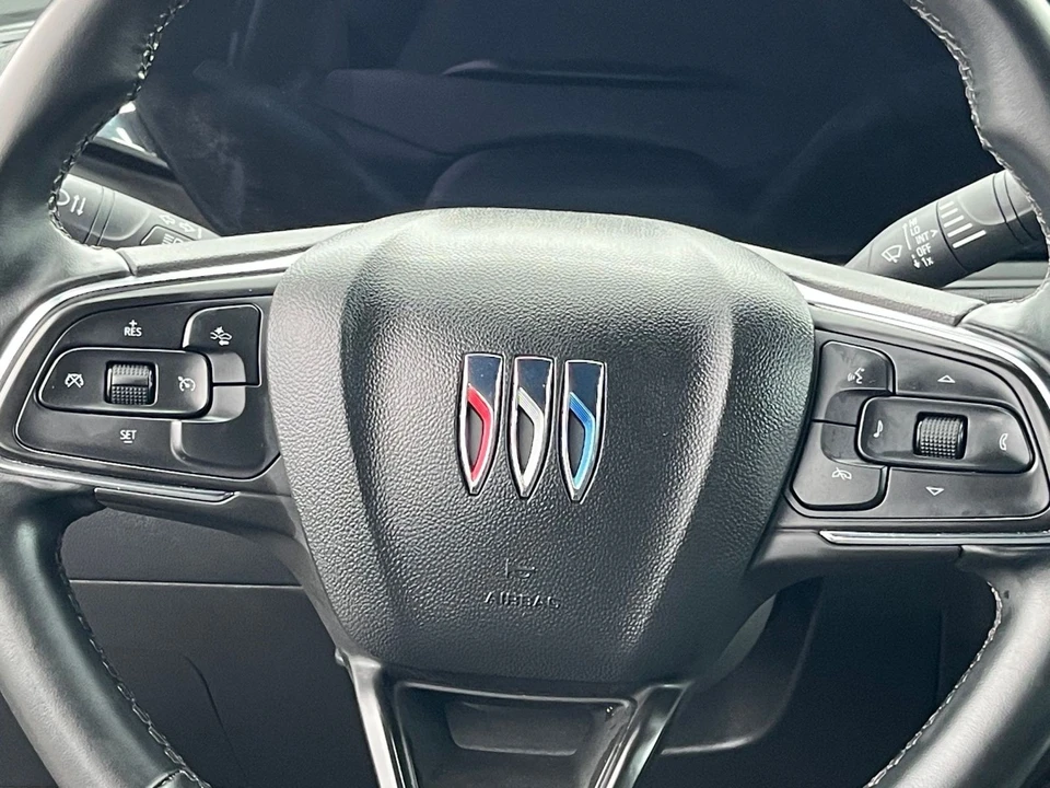 2025 Buick Envision - Image 28 of 31