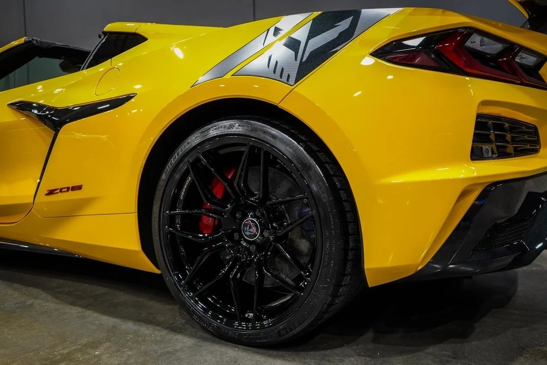 2025 Chevrolet Corvette C8 Z06 - Image 13 of 21