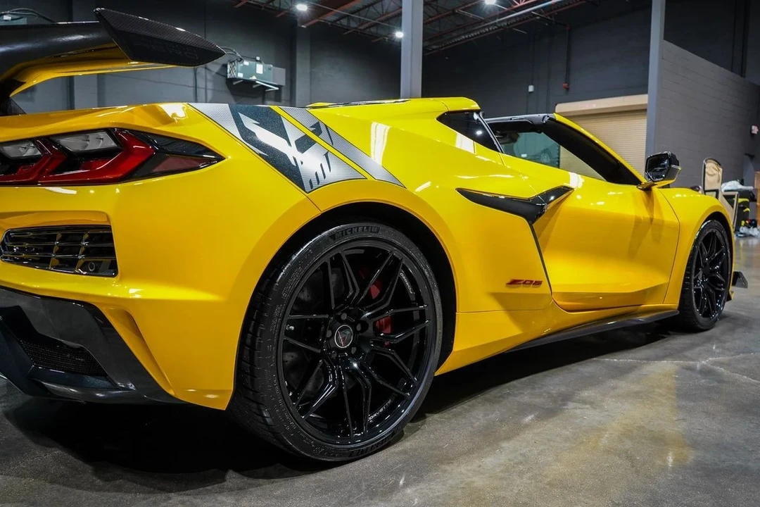 2025 Chevrolet Corvette C8 Z06 - Image 18 of 21