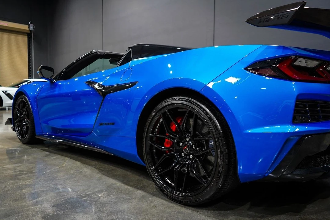 2025 Chevrolet Corvette C8 Z06 - Image 14 of 21