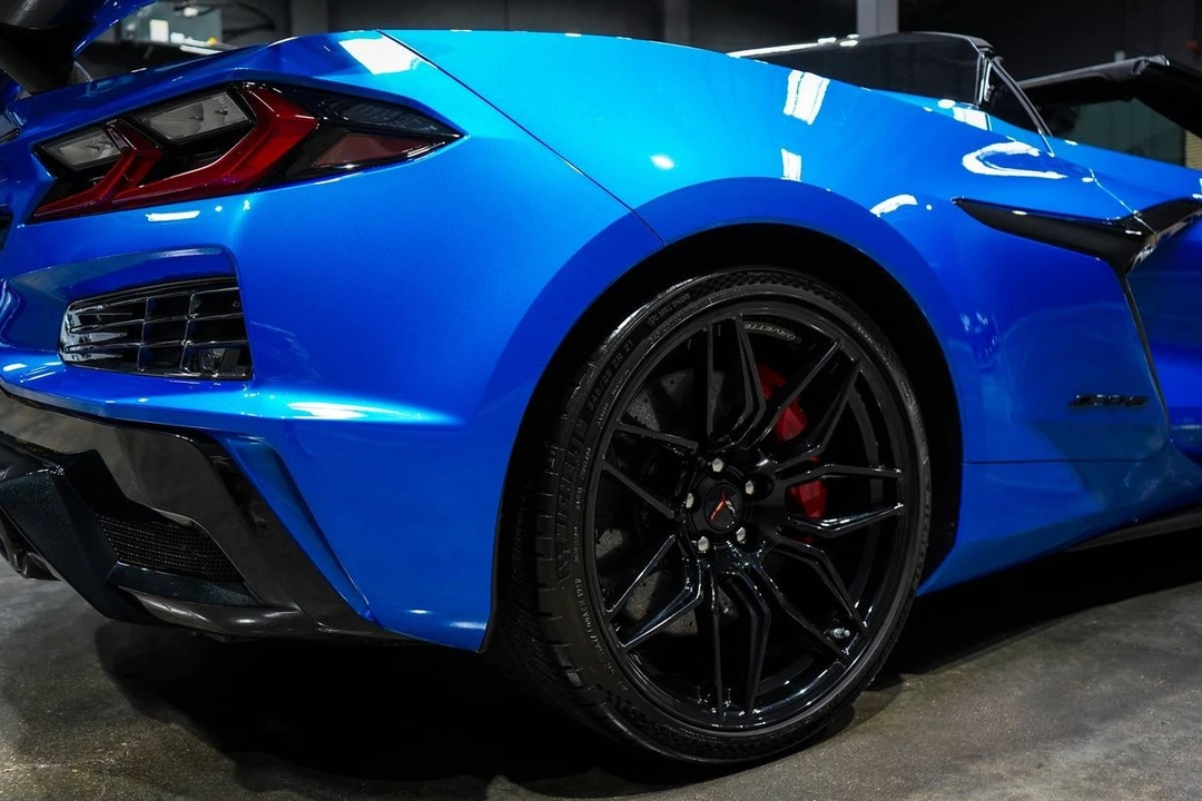 2025 Chevrolet Corvette C8 Z06 - Image 17 of 21